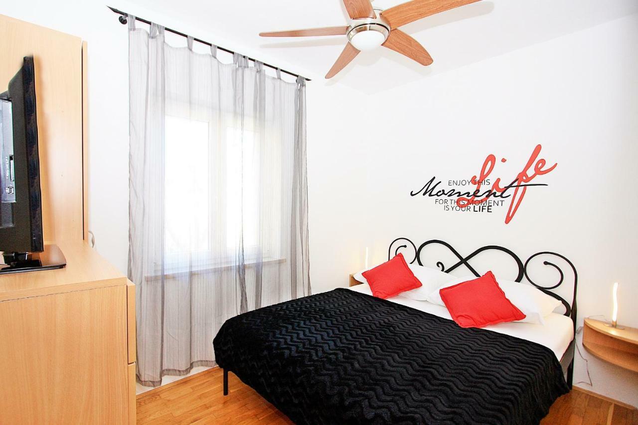 Sweet Apartment Marijana Supetar Exterior foto